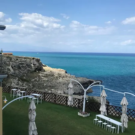 Th - Venus Sea Garden Brucoli